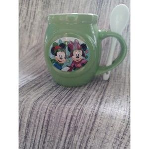 2017 Frankford Candy Mickey and Minnie Mouse Christmas mug with spoon. Disney.